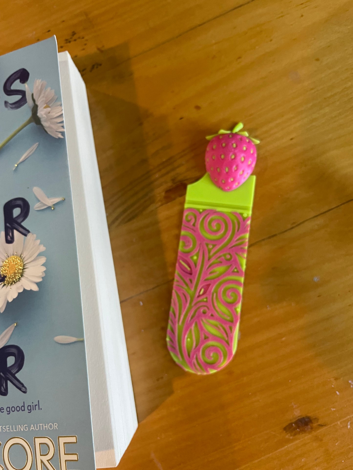 Strawberry 3D Printed Bookmark, Cute and Colorful Fruit Design for Marking Pages, Perfect Reader Gift
