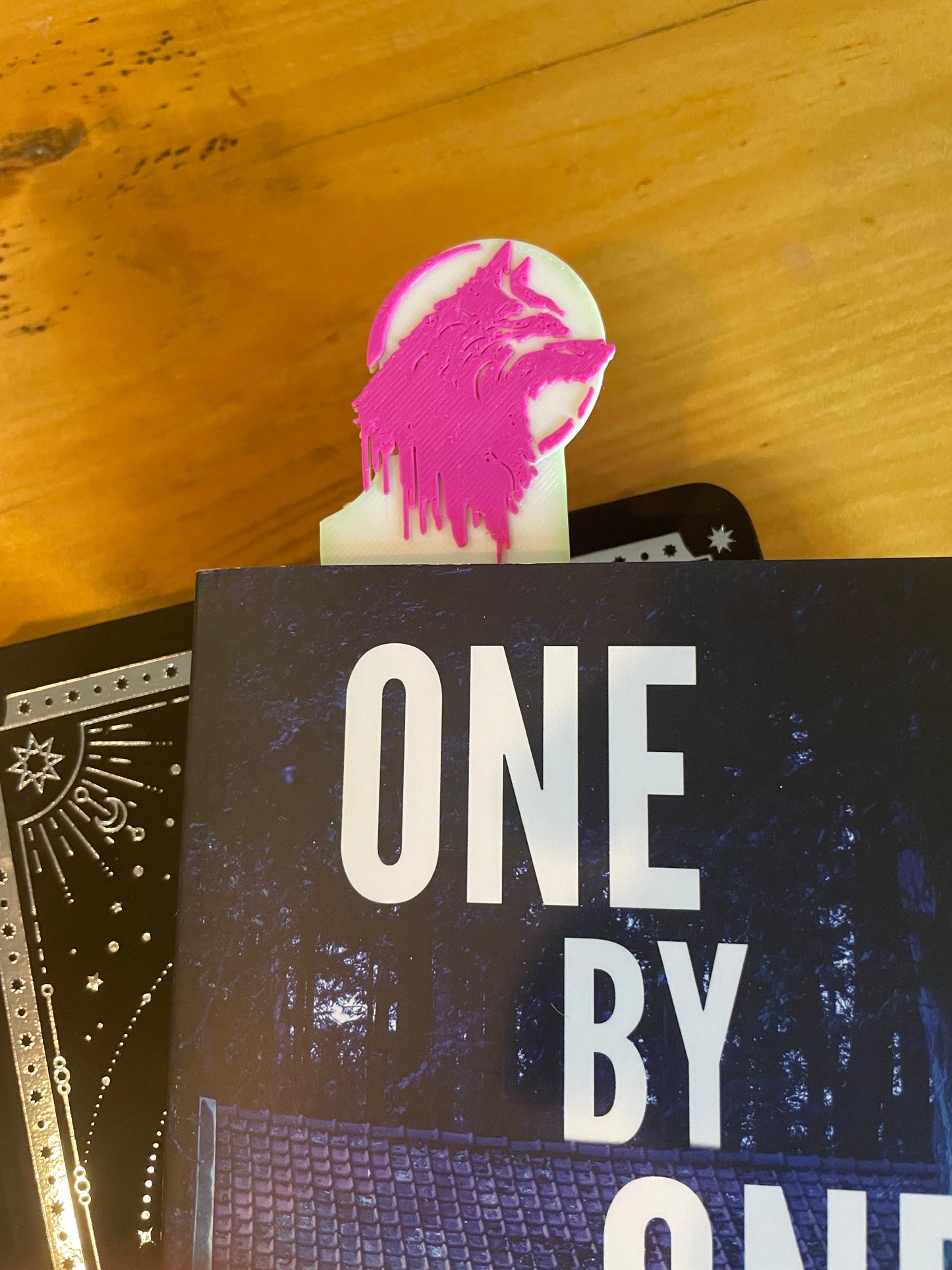 Wolf 3D Printed Bookmark, Fierce Fantasy Design for Book Lovers, Unique Reading Accessory, Perfect Gift for Readers & Mythology Fans