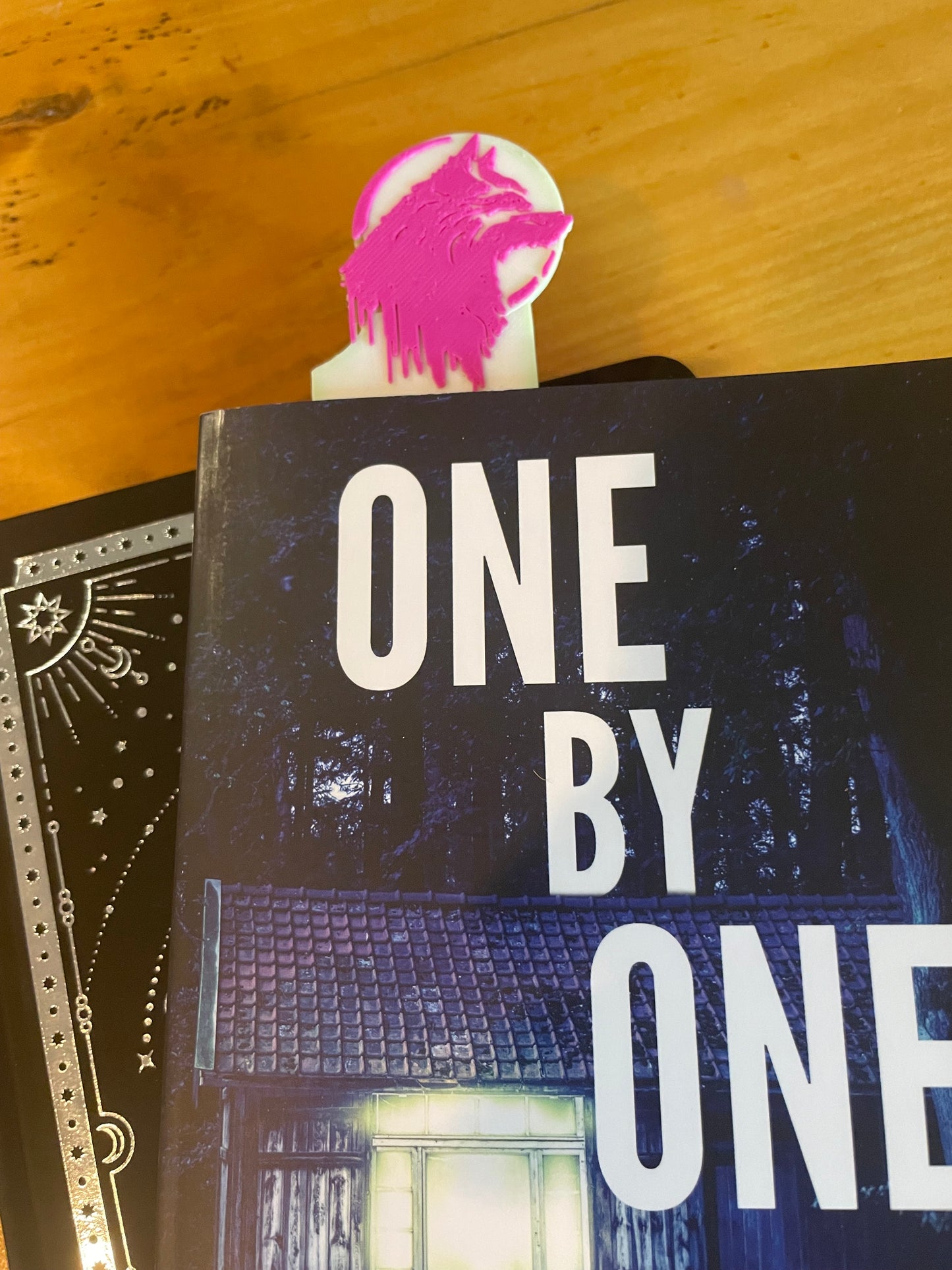 Wolf 3D Printed Bookmark, Fierce Fantasy Design for Book Lovers, Unique Reading Accessory, Perfect Gift for Readers & Mythology Fans