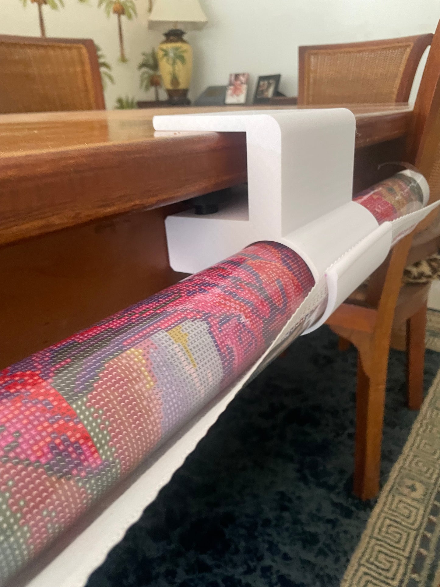 Diamond Art Middle Of Canvas Table Clamp with Canvas Roll Out, Perfect Gift for DIY Diamond Painters