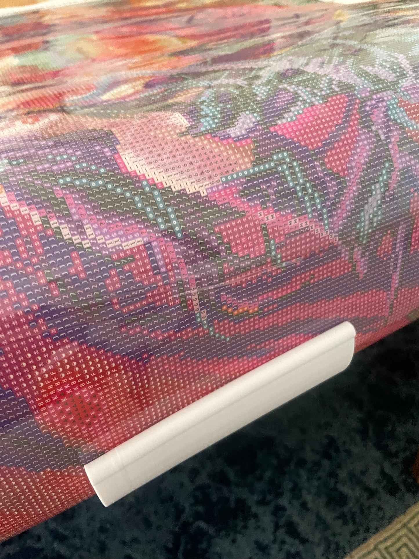 Diamond Art Middle Of Canvas Table Clamp with Canvas Roll Out, Perfect Gift for DIY Diamond Painters