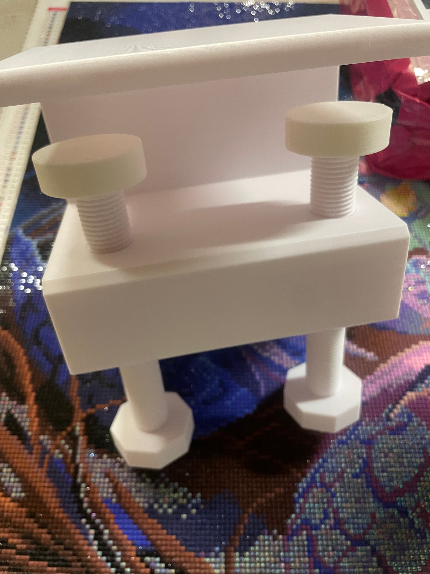 Diamond Art Middle Of Canvas Table Clamp with Canvas Roll Out, Perfect Gift for DIY Diamond Painters