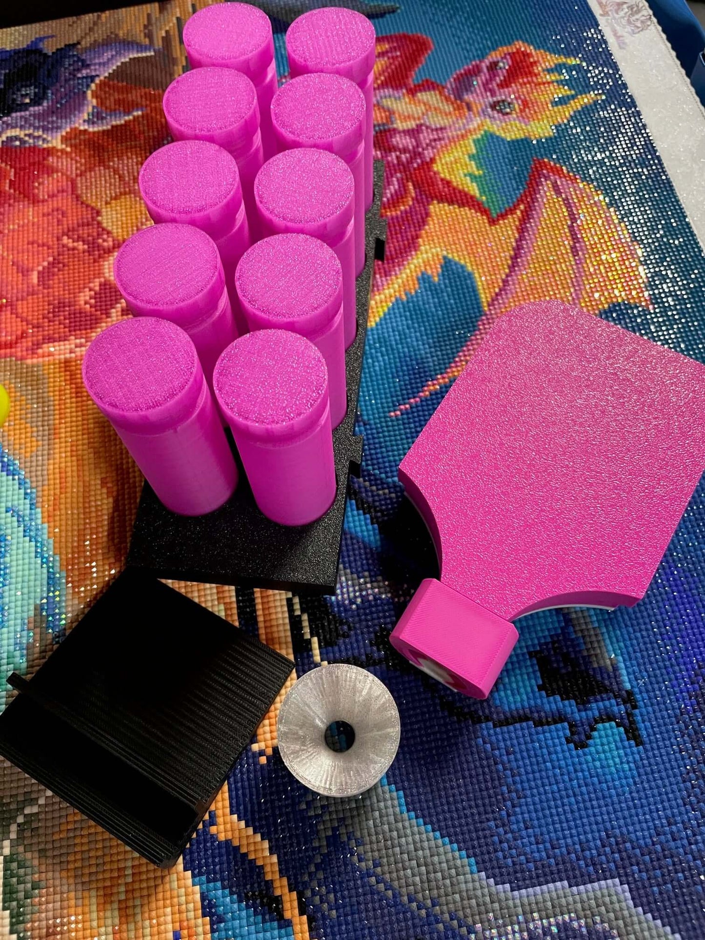 Screw & Shake Starter Kit with pink containers, expandable stand, and screw-on funnel on a colorful background.