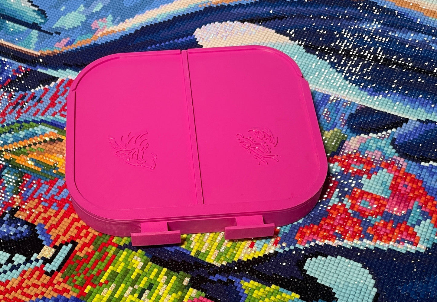 Double Dragon Dual Diamond Art Tray With Two Separate Sides, Two Stoppers and Two Sliding Lids