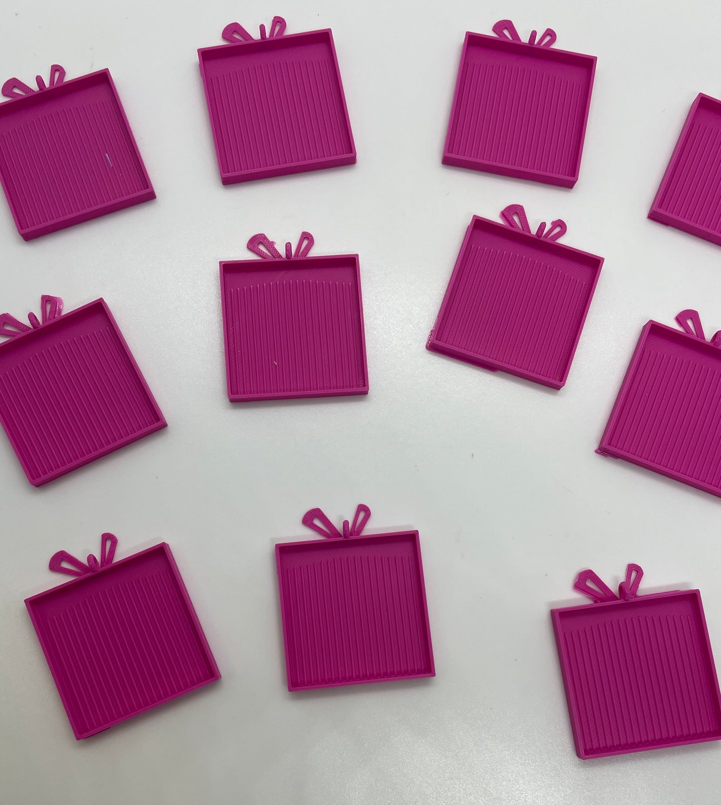 Cinq décorations de plateau de peinture de diamant minuscule d’arbre de Noël (paquets de cinq)
