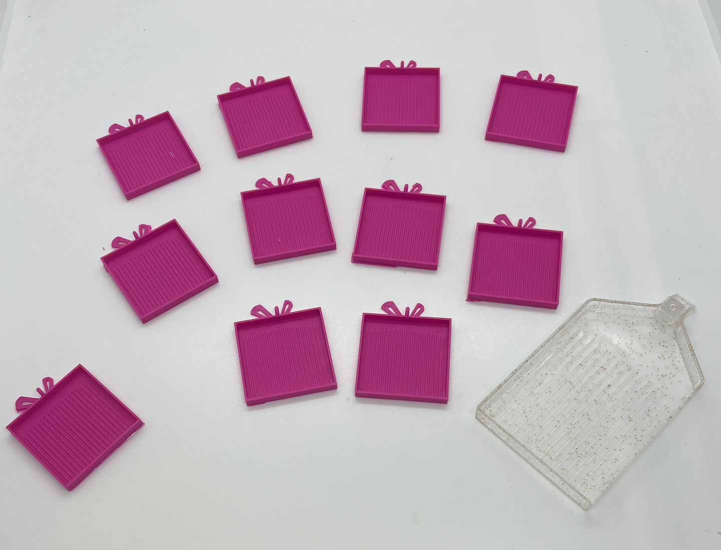 Cinq décorations de plateau de peinture de diamant minuscule d’arbre de Noël (paquets de cinq)