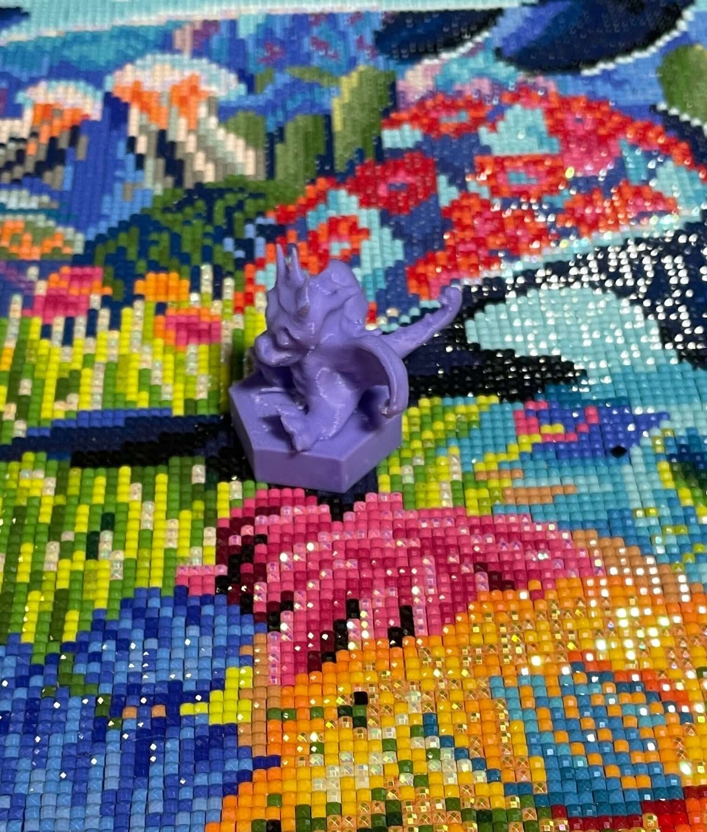 Majestic Drillgon Cover Minder – Règle votre scène artistique diamantée, outil essentiel pour les artistes, cadeau idéal pour les créatifs
