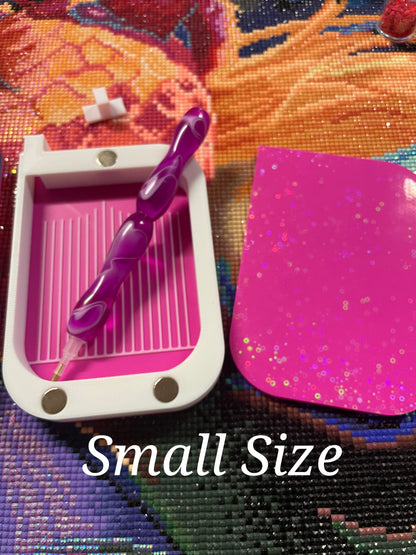 Magnetsarus Magnetic Lid diamond Art Tray with Stopper, Medium and Small Sized Diamond Paint With A RAWR